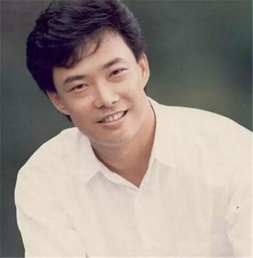 费玉清有军方背景吗,揭秘其军方背景之谜